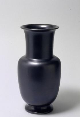 Hohe Vase