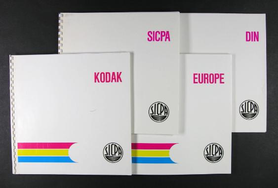 [SICPA Katalog mit 4 separaten Farbskalen-Heften]