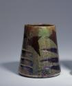KGS-06285 ; Clément Massier, Vallauris, Vase Efeublätter, 1895–1900, Fayence, Lüsterdekor, Muse…