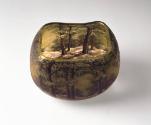 Daum Frères, Kleine Schüssel mit Laubwald, 1908
Farbloses Glas mit Flachfarben-Malerei
Museum…