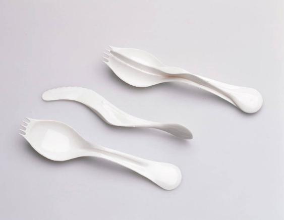 Partybesteck mit ergonomisch richtigen Abflachungen