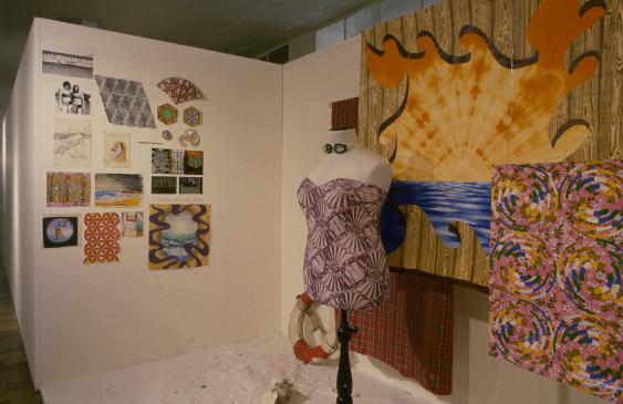 Ausstellung ; Thema : Von hier aus - zu Ende denken
