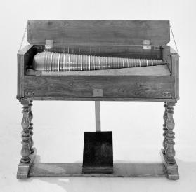 Friktionsinstrument mit chromatisch abgestimmten Glasschalen
