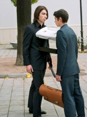 13 Erwin Wurm, Leopoldstadt, 2004 © Studio Erwin Wurm, Wien, Österreich ; Pressefoto ; Short St…